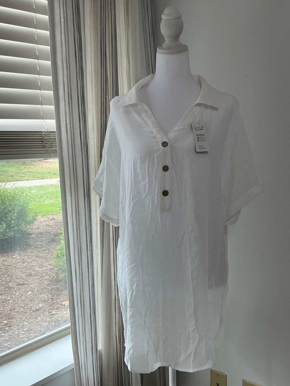 Cupshe White Button-Front Shirt with Wooden Buttons